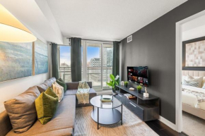 Modern 1BR King Suite, Central Downtown Toronto